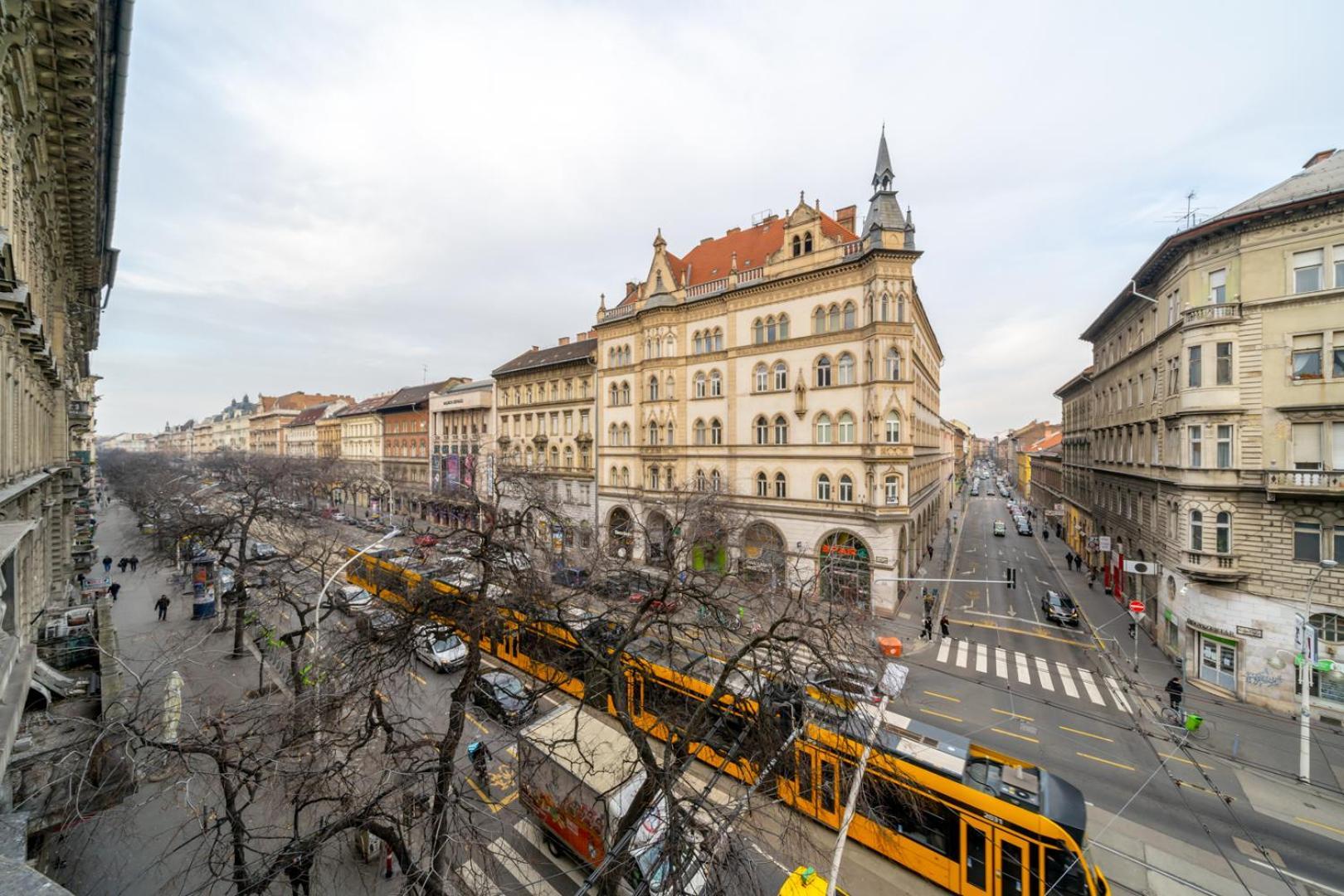 Downtown Delight - Erzsebet Blvd - 13 Ppl Leilighet Budapest Eksteriør bilde